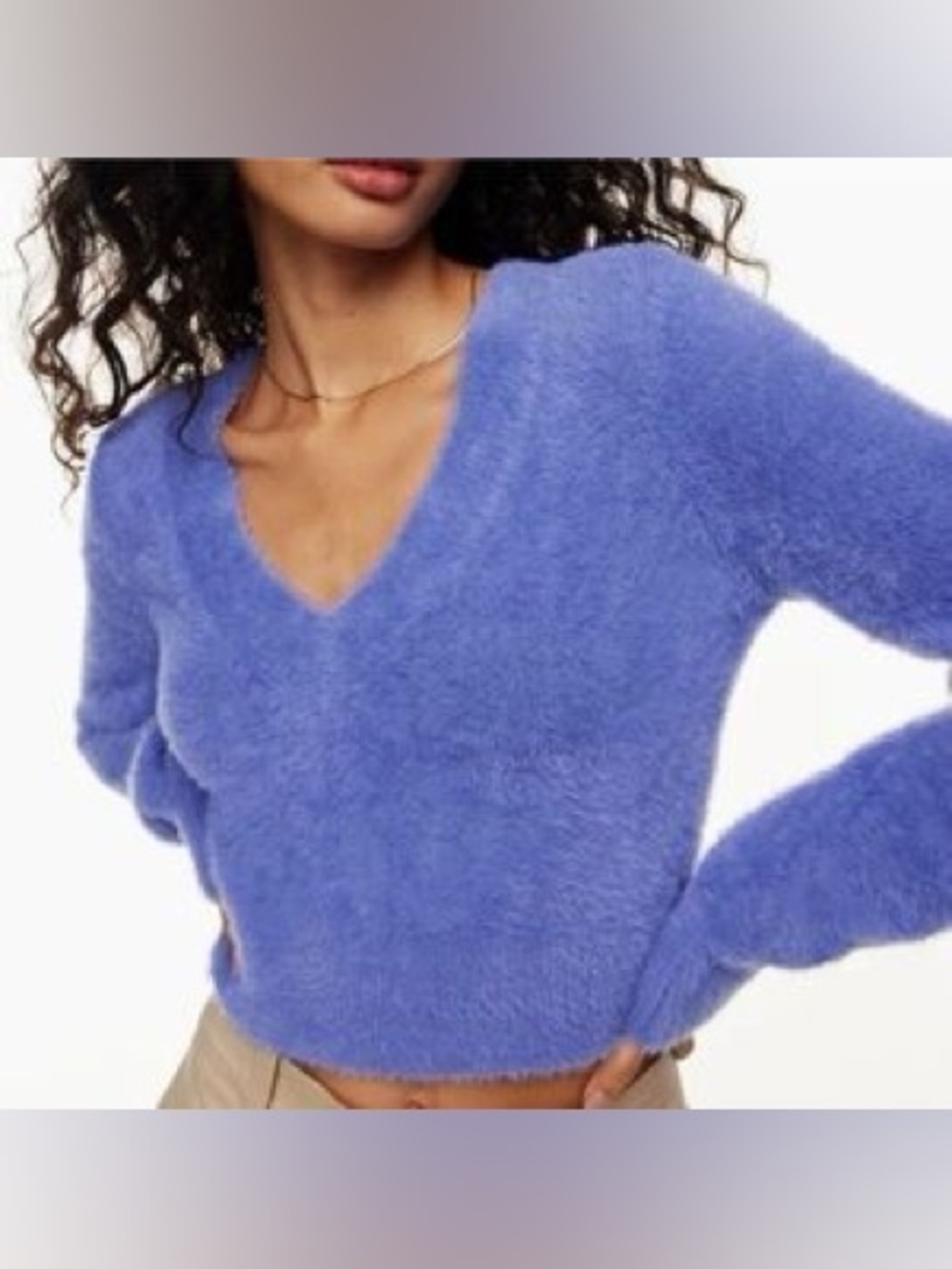 Aritzia Kitten V‑Neck Fuzzy Lilac Cropped Sweater Size Small